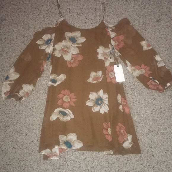 Leith Open shoulder floral dress - Picture 1 of 3